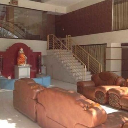 Готель Manohar Mahal Jalgaon Екстер'єр фото